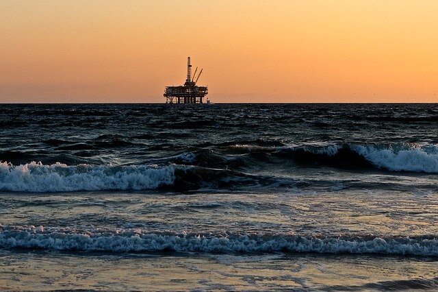 Erdöl-Förderung auf hoher See
